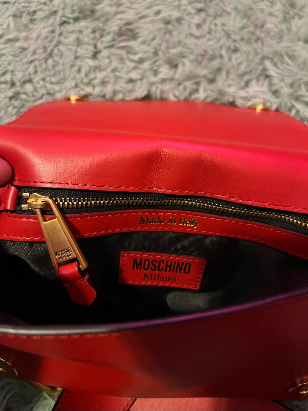Moschino Resort 2019 Leather Crossbody Bag - Picture 5 of 8